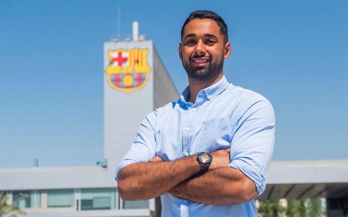 El nuevo jugador del Bara de balonmano Melvyn Richardson, que firma para las cuatro próximas temporadas, hasta junio de 2025