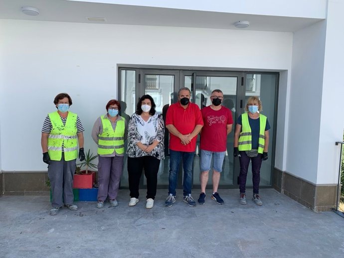 Trabajadores del PFEA de Bayarque (Almería)