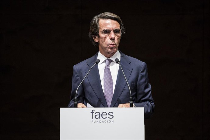 Archivo - El expresidente del Gobierno y presidente de FAES, José María Aznar, interviene en la entrega del X Premio FAES de la Libertad al líder opositor venezolano Juan Guaidó. En el Auditorio de CaixaForum, a 27 de mayo de 2021, en Madrid (España).
