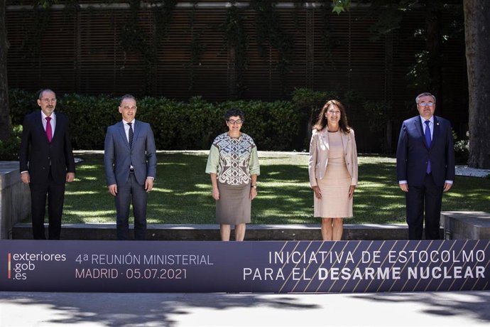 Los ministros de Exteriores de Jordania, Alemania, España, Suecia y Kazajistán en la cuarta reunión ministerial de la Iniciativa de Estocolmo para el Desarme Nuclear celebrada en Madrid