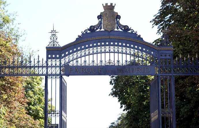Archivo - Puerta del Parque del Buen Retiro de Madrid.