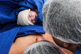 Foto: Los microorganismos beneficiosos del parto vaginal pueden restaurarse en nacidos por cesárea, según un estudio