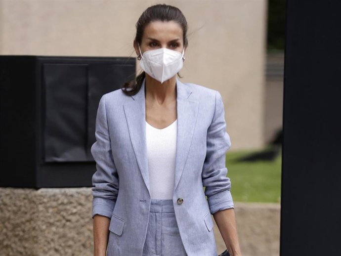 La Reina Letizia a su llegada a la Reunión de la Fundación Abertis
