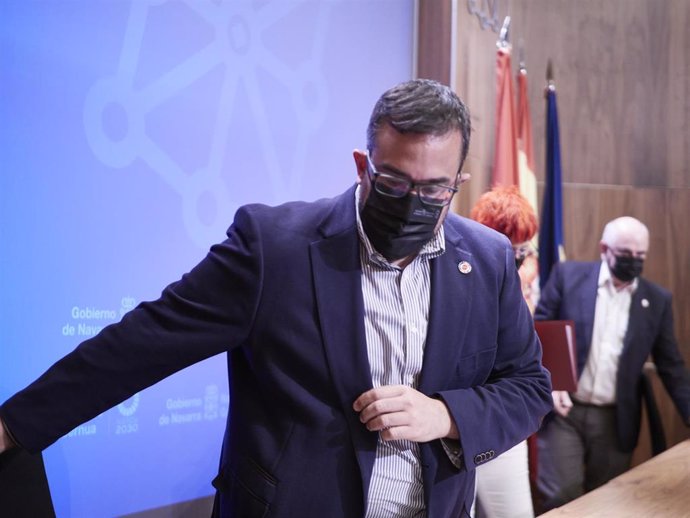 El vicepresidente del Gobierno de Navarra, Javier Remírez, a su llegada a una rueda de prensa para analizar la situación epidemiológica en Navarra.