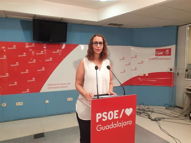 La secretaria local del PSOE y portavoz del Grupo Municipal socialista en el Ayuntamiento de Guadalajara, Sara Simón,