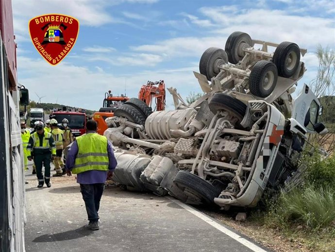 El camión hormigonera se ha salido de la vía