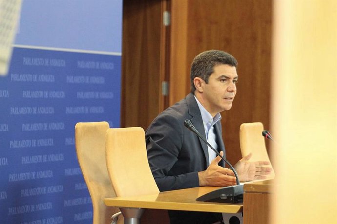 El portavoz de Cs en el Parlamento de Andalucía, Sergio Romero, este martes en rueda de prensa.