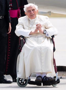 Archivo - El papa emérito, Benedicto XVI, durante su visita a Munich en junio de 2020