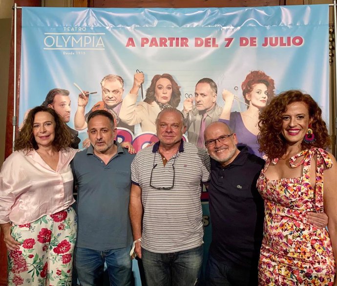El elenco de 'Por los pelos' en el Teatro Olympia