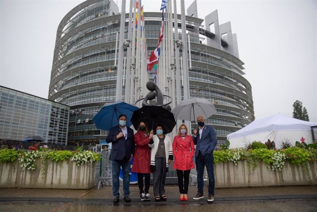 AMP.- Junqueras, Forcadell y exconsellers indultados de ERC llegan al Parlamento Europeo de Estrasburgo
