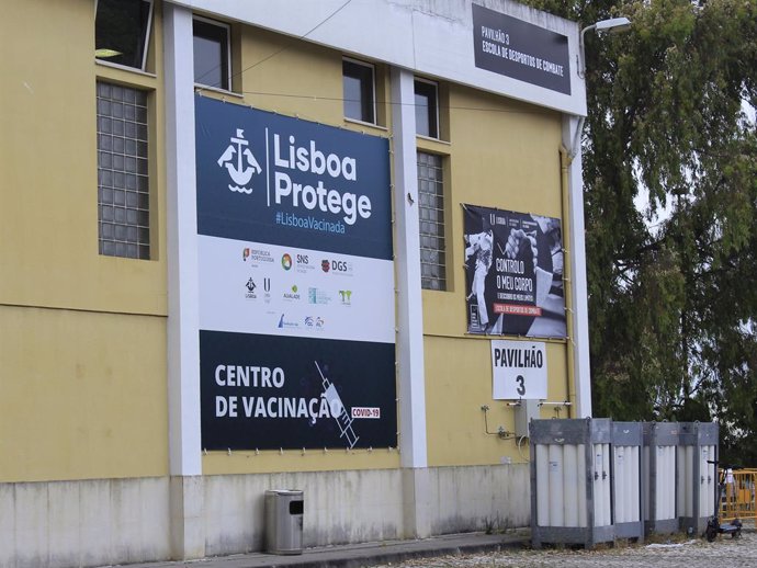 Centro de vacunación contra el coronavirus en Lisboa