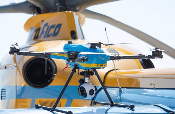 Archivo - Uno de los drones de la DGT que vigilará las carreteras este verano