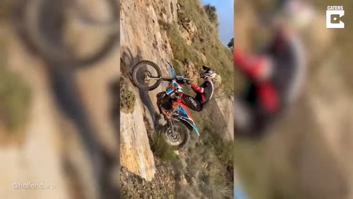 Este piloto de 23 años consigue subir una colina casi vertical con su moto de cross