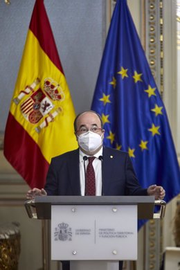Archivo - El nuevo ministro de Política Territorial, Miquel Iceta, interviene durante el acto de traspaso de la cartera del Ministerio de Política Territorial y Función Pública, en Madrid (España)