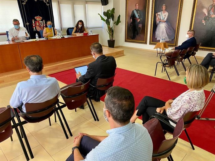 La alcaldesa de Fuengirola mantiene reunión con hoteleros