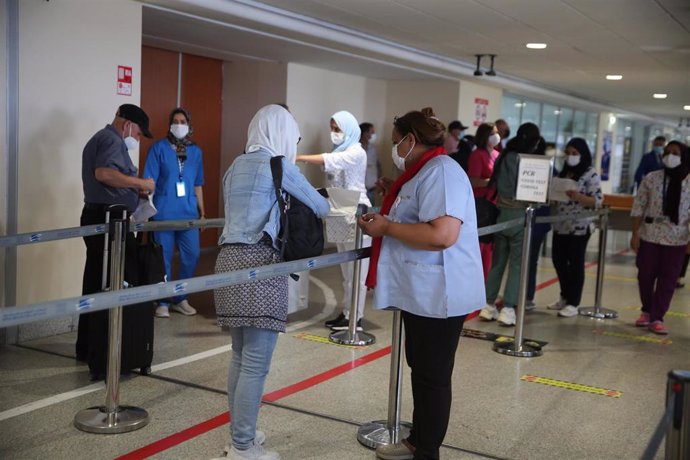 Pasajeros en el aeropuerto de Casablanca