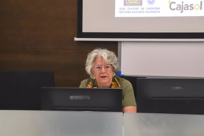 María Ángeles Durán en el seminario 'Educar para la igualdad. El único camino', en el marco de la XIX edición de los Cursos de Verano de la UPO en Carmona (Sevilla)
