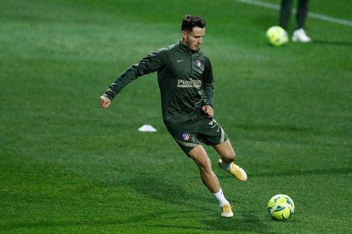 Archivo - Saul Niguez in action during the training session of Atletico de Madrid before the derbi against Real Madrid at Ciudad Deportiva Wanda on december 09, 2020, in Majadahonda, Madrid, Spain