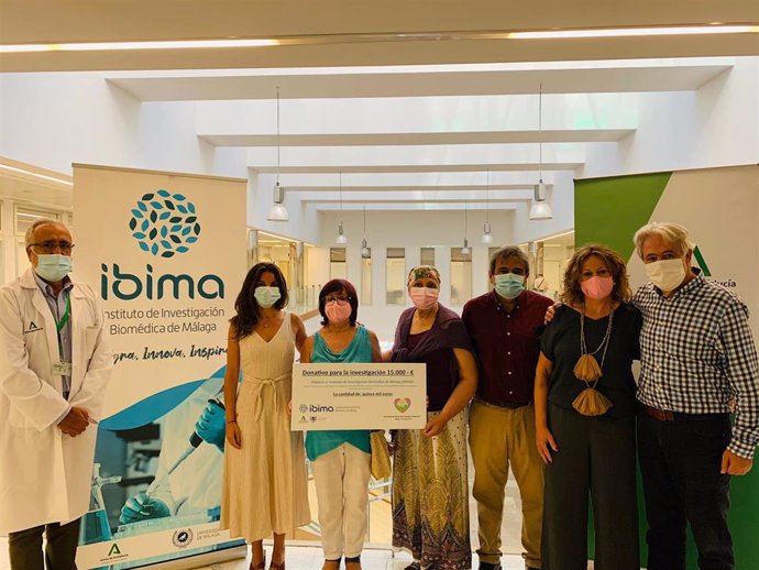 Donación de 15.000 euros por parte de la Asociación Esperanza al Ibima para la investigación del cancer de mama metastásico