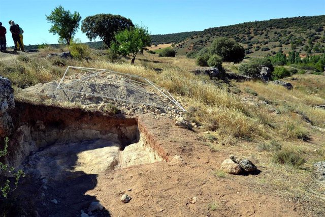 Hallazgos en la Cueva de los Toriles de Carrizosa