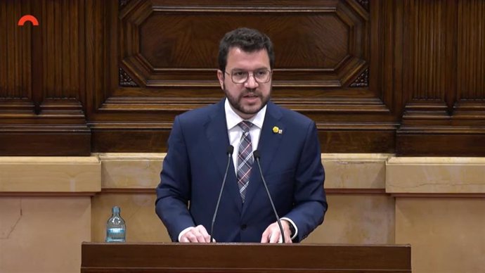 El presidente de la Generalitat, Pere Aragons, en su comparecencia en el pleno del Parlament sobre la desjudicialización del conflicto.