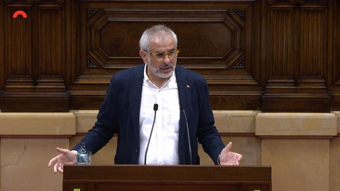 El líder de Cs en el Parlament, Carlos Carrizosa, en el pleno del 7 de julio.