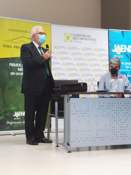 Higinio Castellano durante su intervención en la asamblea general