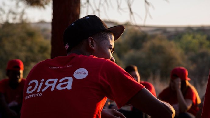 Archivo - Jóvenes 'GIRA Jóvenes' de Coca-Cola