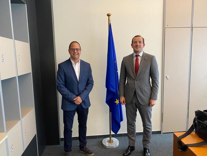 El eurodiputado socialista riojano, César Luena, ha mantenido un encuentro con el Comisario de Medio Ambiente, Océanos y Pesca, Virginijus Sinkevicius