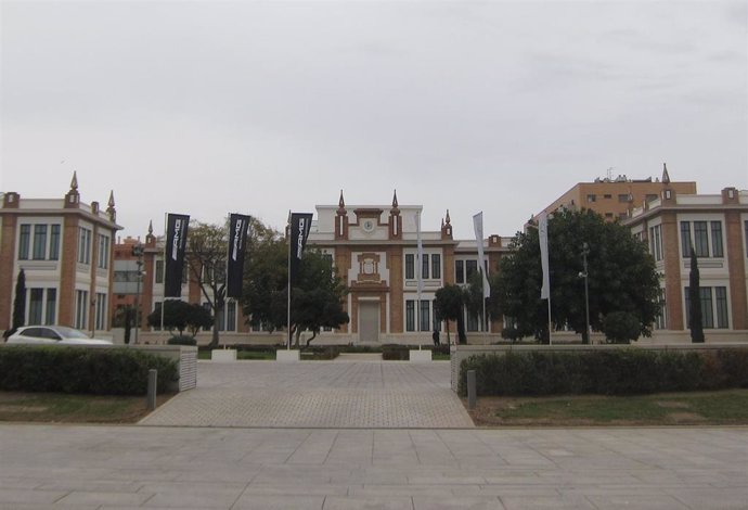 Archivo - Edificio de Tabacalera en Málaga. (Archivo)