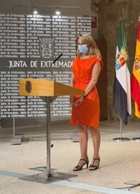 Yolanda Díaz tacha de "histórico" el acuerdo sobre temporalidad y felicita a Iceta porque "no ha sido nada fácil"