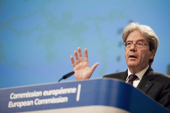 Archivo - HANDOUT - 12 May 2021, Belgium, Brussels: European Commissioner for Economy Paolo Gentiloni speaks during a press conference on the Spring 2021 Economic Forecast. The eurozone economy would grow by 4.2 per cent this year and 4.4 per cent in 20