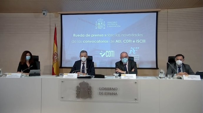 Raquel Yotti (ISCIII); el ministro de Ciencia e Innovación, Pedro Duque; Enrique Playán (AEI); y Javier Ponce (CDTI), en la rueda de prensa de este miércoles para presentar las principales novedades de las convocatorias de este año de las tres agencias.