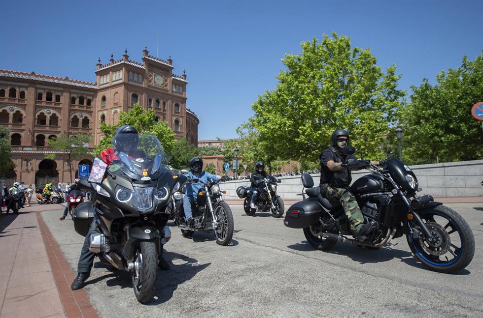Concentración de motoristas en la Plaza de Toros de las Ventas, en Madrid, el 13 de junio