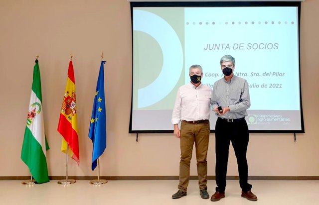 Entrega del reconocimiento a Ifapa en Jaén.