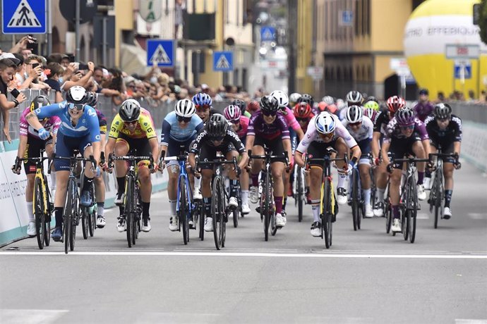 La danesa Emma Norsgaard logra el primer triunfo del Movistar en el Giro.