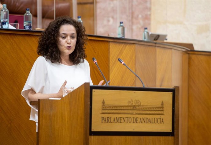 La portavoz parlamentaria de Adelante Andalucía, Inmaculada Nieto, sube al estrado en la comparecencia del presidente de la Junta a petición propia para informar sobre la situación de Andalucía, a 07 de julio del 2021 en Sevilla (Andalucía) ,