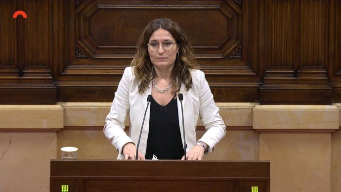 La consellera de Presidencia de la Generalitat, Laura Vilagr, en el pleno del Parlament el 7 de julio.