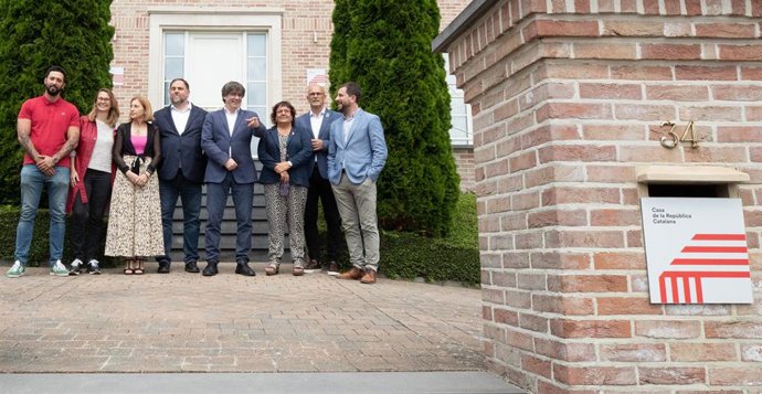 Carles Puigdemont, Oriol Junqueras y otros exmiembros del Gobierno catalán en Waterloo.