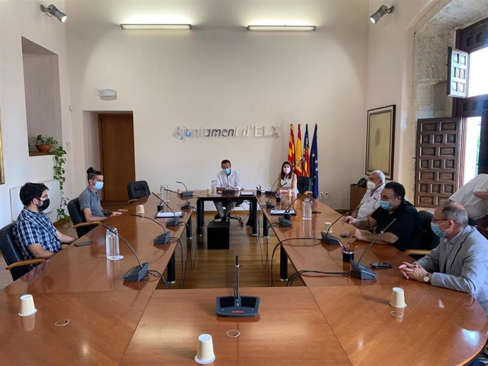 Elx suspende la Nit de l'Alb y actos multitudinarios por la pandemia pero ofrecerá actividades alternativas