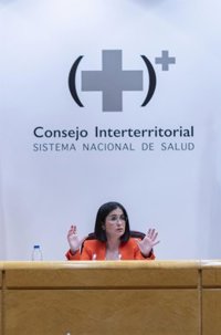 Darias avisa de que los jóvenes también enferman gravemente de Covid-19 y les pide que colaboren en los rastreos