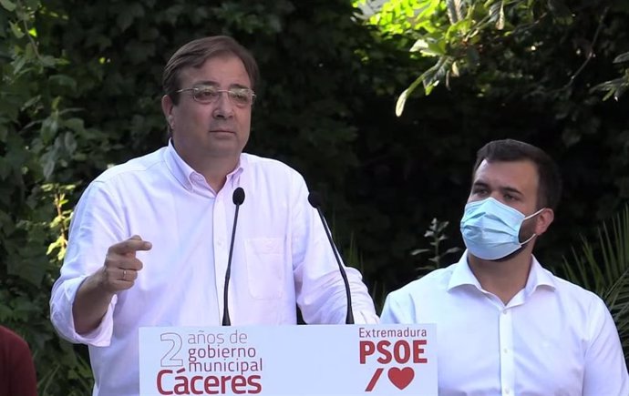 Fernández Vara augura que Salaya será alcalde de Cáceres "una temporada larga" porque tiene un proyecto de ciudad