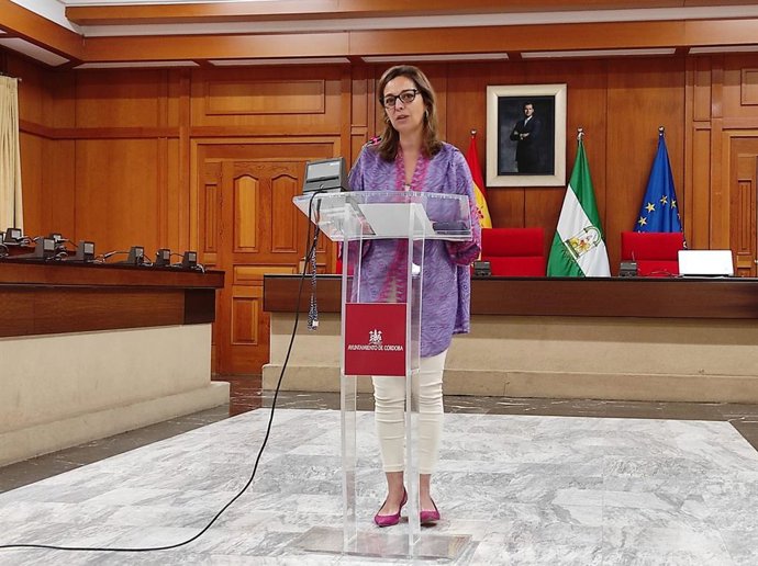 Isabel Ambrosio (PSOE), en el Ayuntamiento de Córdoba.