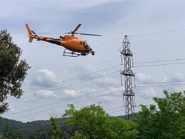 Endesa inspecciona en helicóptero 200 kilómetros de líneas eléctricas del Priorat (Tarragona)