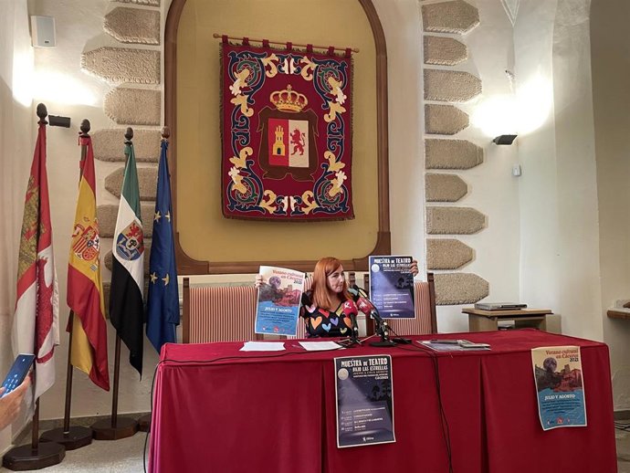 La concejala de Cultura, Fernanda Valdés, presenta la programación para este verano en Cáceres que aglutina más de 60 actividades