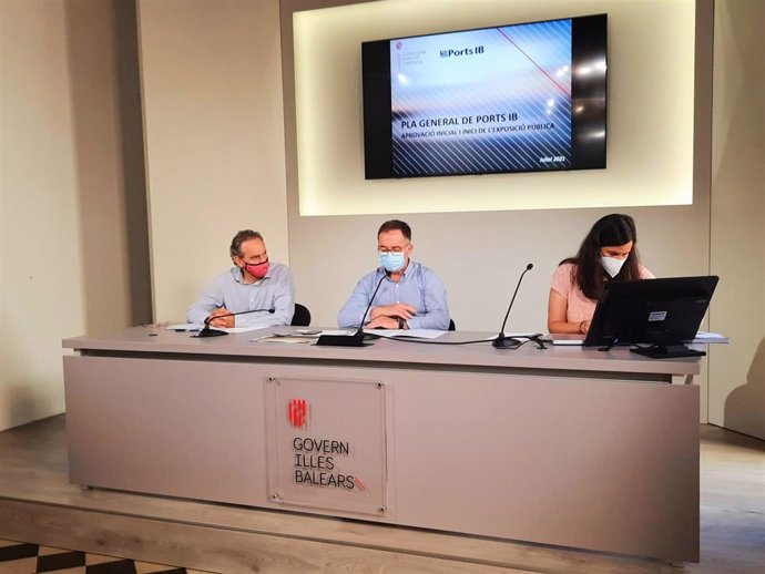 El conseller de Movilidad y Vivienda, Josep Marí, en la presentación del Plan General de Puertos de Baleares.