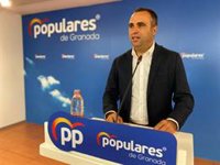 PP tiende la mano al alcalde de Granada (PSOE) para que "no dependa" de Luis Salvador