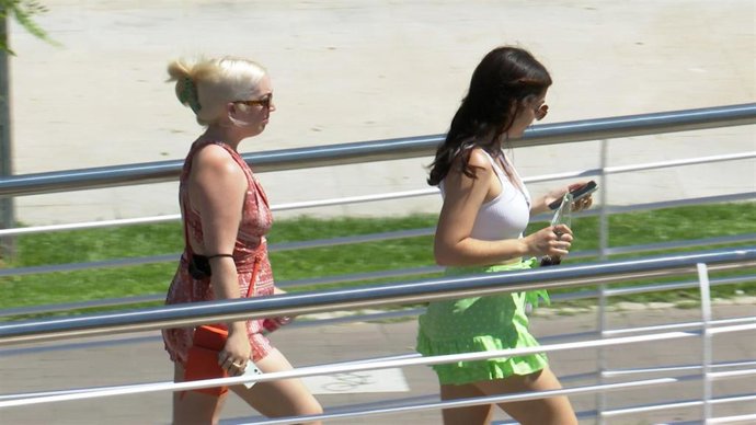 Ola de "calor insoportable" en Valncia con temperaturas hasta los 40 grados