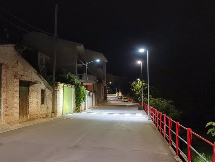Uno de los pasos de cebra del barrio de Concud donde se ha mejorado la iluminación