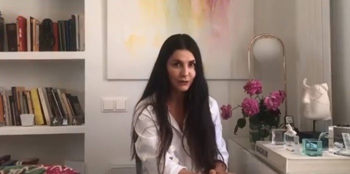 La actriz Ana Fernández en el vídeo en el que anima a la ciudadanía a participar en 'Valencine', I Festival Cinematográfico de Minumetrajes que se celebra en la localidad.